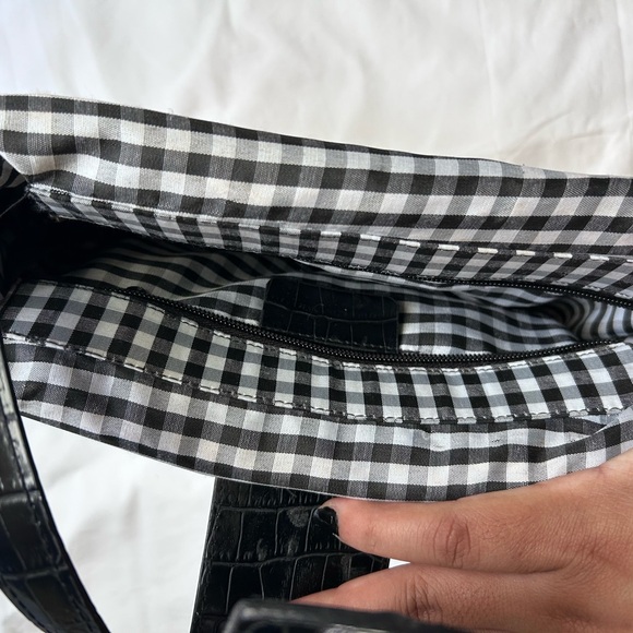 Chic Tan and Black Woven Women's black heart goth Bag - Picture 2 of 3